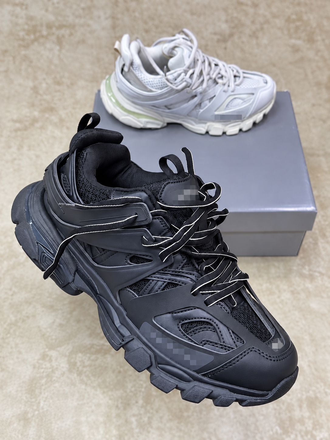 Balenblack Light – tenis negros reflectantes | Belivstyle (vista 2)